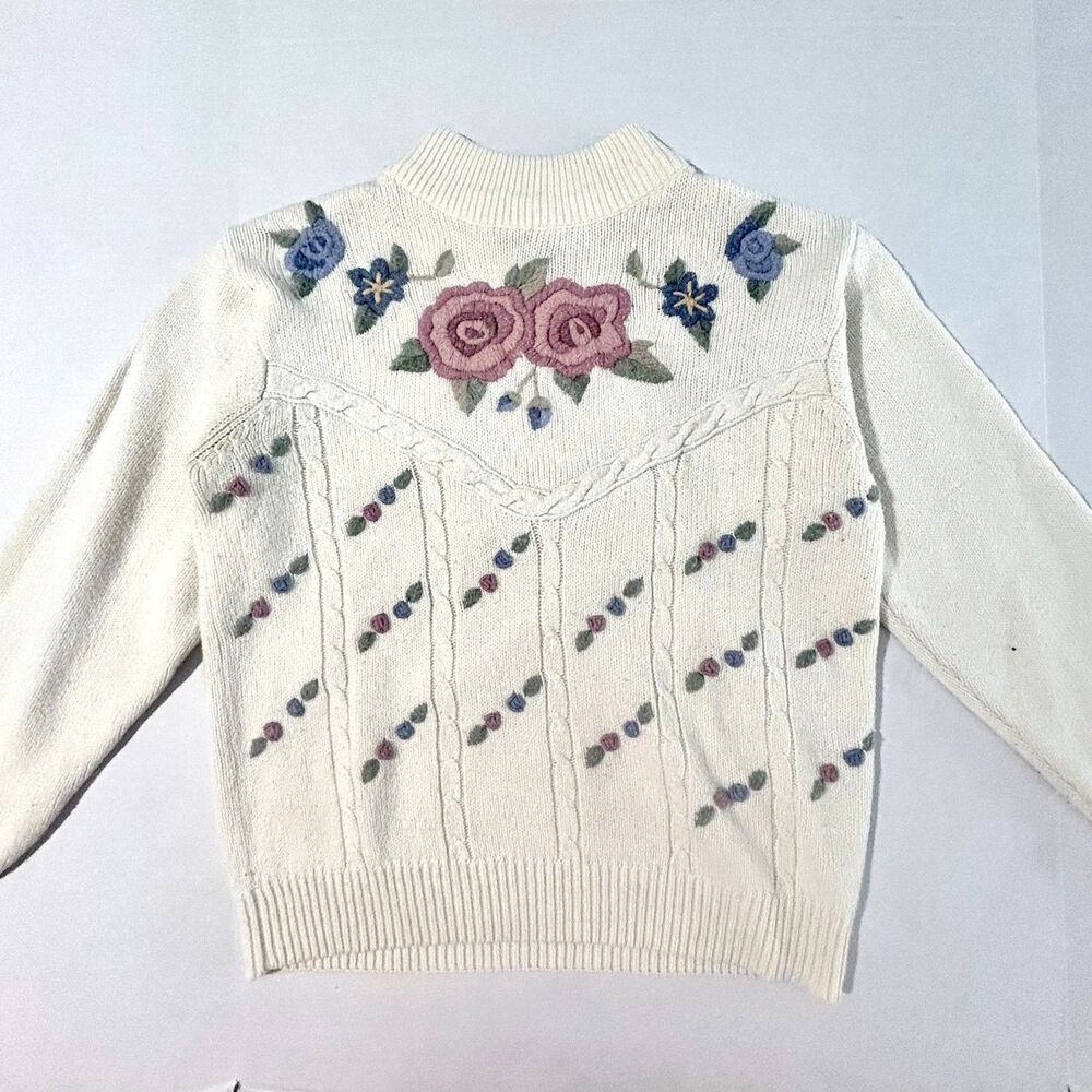 VTG Alfred Dunner 90s Embroidered Flower Cream Sweater M Cottagecore Butter Mom